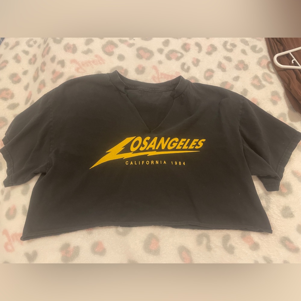 LA t shirt cropped